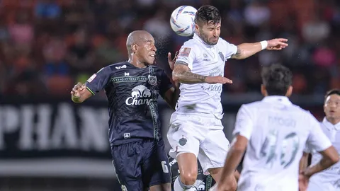 'บุรีรัมย์' พลิกดับ 'สุพรรณฯ' คาบ้าน 2-1 ขยับรั้งที่ 3 ชั่วคราว