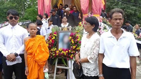 พ่อแม่ครูสาวร้อยเอ็ด ขอความเป็นธรรม หลังถูกเพื่อนชายทำร้ายเสียชีวิต