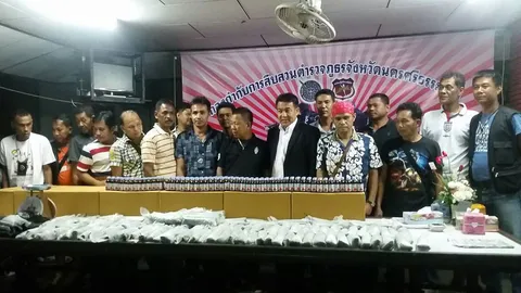 ไหวตัวทัน! บุกจับเอเย่นต์ค้าพืชกระท่อมเมืองคอน อายัดเก๋ง-จยย. 13 คัน