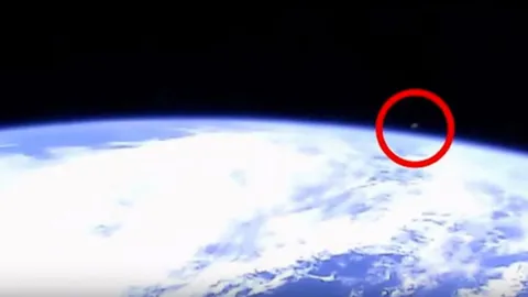 ลือสนั่น ยานมนุษย์ต่างดาวบุกโลก! นาซาหยุดฟีดถ่ายทอดสดกะทันหันอีกแล้ว (ชมคลิป)