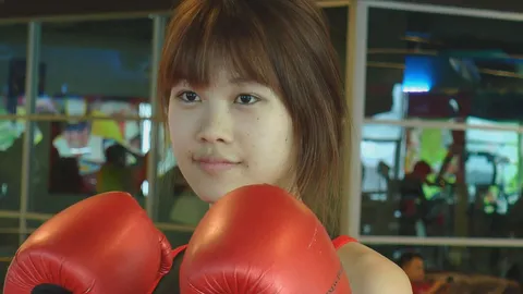 สาวเชียงรายสู้ชีวิต 'รุจิรา เพชรต้นผึ้ง' หวังเป็นนักมวยไทยตามฝัน