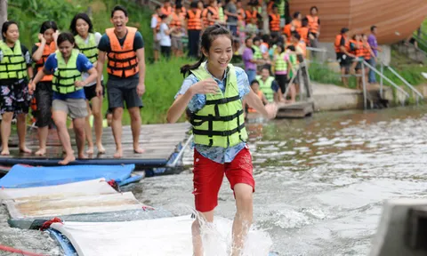 โครงการ แฟนต้ายุวทูต โรงเรียนแห่งชีวิตที่ไม่หยุดนิ่ง