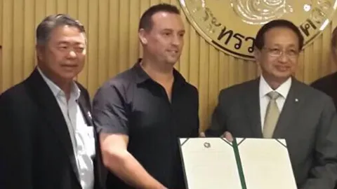 ส.ว่ายน้ำเซ็นโค้ชอังกฤษยาว 3 ปี หวังผลในศึกซีเกมส์ 2017