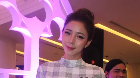 นิวเคลียร์ ซึ้ง เพชรจ้า ขอแต่งอลังการ เล็งวิวาห์ไม่เกินต้นปี 60