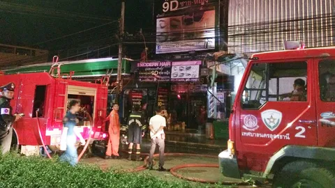 เพลิงไหม้ร้านเสริมความงามเมืองอุดรฯ หวิดคลอกหญิงชรา คาดไฟลัดวงจร