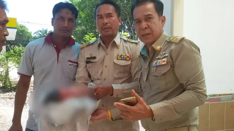 ใจร้าย! พบทารกถูกทิ้งในโถส้วม โชคดี 'นายกคลองพน' เห็น ช่วยชีวิตทัน 