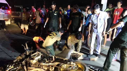 นักศึกษา ม.ดัง ซิ่งบิ๊กไบค์เสียหลักชนเก๋ง ดับคาจุดยูเทิร์นถนนปทุมธานี