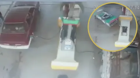 อย่างเงิบ! คลิปอุทาหรณ์เด็กปั๊ม ลืมเก็บสายจ่ายน้ำมัน รถเก๋งกระชากตู้พังยับ