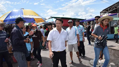 ผู้ค้าสะพานปลาอ่างศิลา วอนอย่าเพิ่งปิดซ่อมทาง เหตุไร้ที่ทำกิน