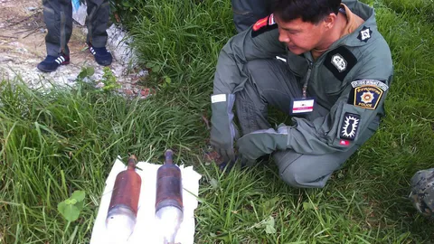 กระสุนปืน ค.105 โผล่แท่นบูชาเจ้าพ่อขุนทอง คาดฝีมือคอหวยขอเลขแล้วไม่ถูก