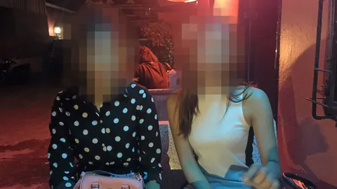 ออกหมายจับ 'เจ๊สา' นางฟ้าโอเกะ! ส่วน สว.กาโต้ ยังไม่โผล่รับทราบข้อหา