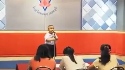 ทึ่ง! 'น้องหมีพูห์' ด.ช.อนุบาล 1 ถ่ายทอดความรู้สึกที่มีต่อแม่สุดซึ้งน้ำตาไหล (ชมคลิป)