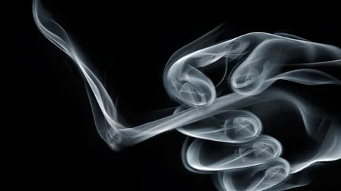 เยาวชนกลัวภาพเซ็กซ์เสื่อมบนซองบุหรี่ 