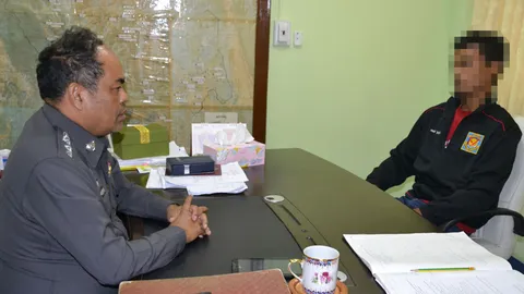 โจ๋ 21 มอบตัวหลังตกเป็นผู้ต้องสงสัยยิง 'บอย โคกม่วง' ดับคาคอกวัวชน