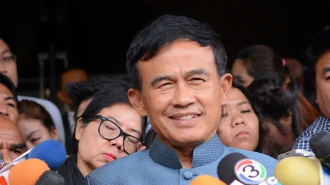 'บิ๊กต๊อก' ชี้ เปรียบเทียบ 'พุทธะอิสระ-ธัมมชโย' ไม่ได้