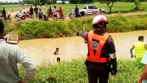 ต่อกรมัจจุราช! กระบะชน จยย.เด็กร่วงน้ำดับ เร่งปั๊มหัวใจฟื้นปาฏิหาริย์ 