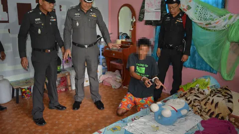 นำพ่อเลี้ยงโหดทุบน้องเมษาวัย 3 เดือนดับ ทำแผนเกือบโดนไทยมุงรุมกระทืบ