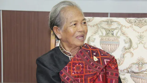 'แม่คำใหม่' บุคคลในภาพคนที่ 2 ปลื้มใจ มีโอกาสถวายงาน 'พระราชินี'