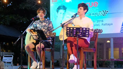 "เต๋า-คชา" พาฟินริมหาด
