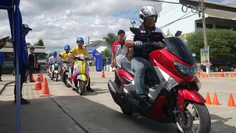 ร.ร.ศรีประจันต์ฯ ทำเก๋! สอนเด็ก-ผู้ปกครองขับรถปลอดภัย อุบัติเหตุเป็น0 