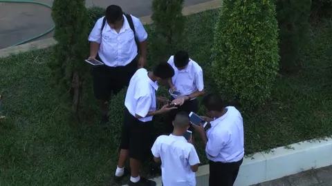 ผู้ว่าฯเลย เตือน ปชช.-ขรก. เล่นจับโปเกมอน ด้วยความระมัดระวัง