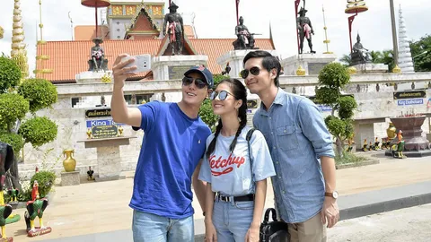 "มิ้ง-บอส-แก๊ป" สุขสนุก ร่วมทริป สิงหา อิ่มอุ่น อิ่มบุญฯ