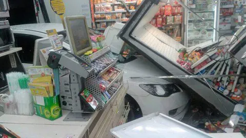 ชนเซเว่นฯ