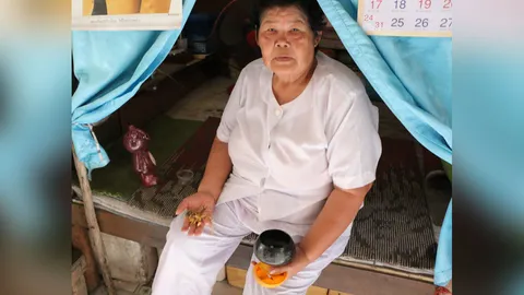 ไม่โง่! โจรงัดบ้านแม่เฒ่าแปดริ้ว ลักทองจริงทิ้งของปลอมไว้ดูต่างหน้า