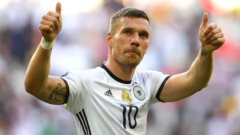 'โพดอลสกี้' อิ่มตัว! ประกาศลาฝูงอินทรีเหล็ก