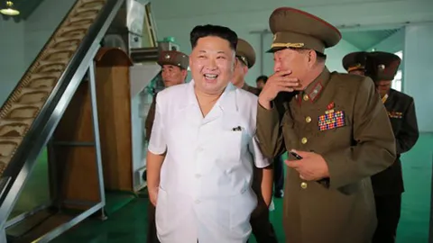 คิม จอง อึน เรียกแขก! ชวนชาวโสมแดง หันกินเนื้อสุนัข โววิตามินเพียบ 