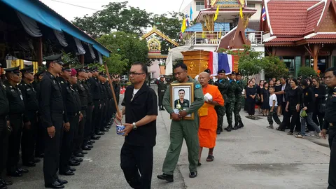 ศพ 3 ทหารกล้ากลับถึงบ้านเกิดที่พิษณุโลกแล้ว สวดอภิธรรมวันแรกคืนนี้