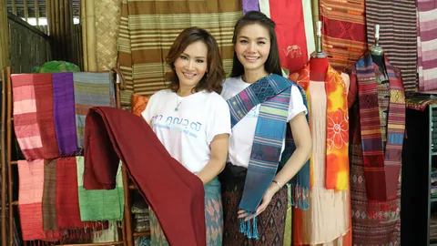 ต่าย-ดอกอ้อ ผูกพัน 'ทอผ้าไหม' ถูกใจรื้อฟื้นวันวานสุดคุ้นเคย