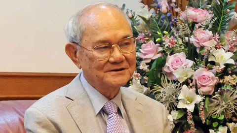'มีชัย' คาดส่งร่างฯ ให้ศาลฯ ชี้ขาด 'คำถามพ่วง' สิ้นเดือนนี้