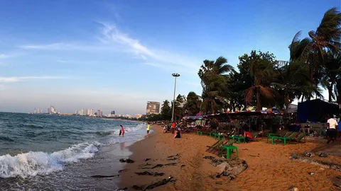 จัดระเบียบพัทยาเอาจริง ห้ามหาบเร่ลงขายพื้นที่ชายหาด ฝืนปรับสูง 2 พัน