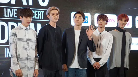 น่ารักใจสั่น! 5 หนุ่ม DAY6 อ้อนมีเซอร์ไพรส์คอนเสิร์ตที่ไทยเท่านั้น