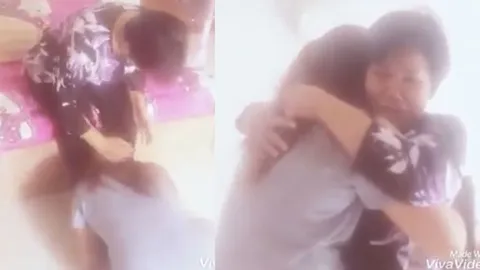 ซึ้งน้ำตาแตก! แม่-ลูกพลัดพรากจากกันนาน 30 ปี ใช้เฟซบุ๊กตามหาจนเจอ (ชมคลิป)