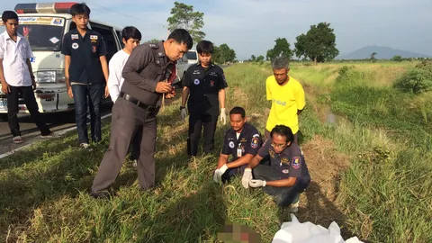 สลด! พบศพทารก ขาดครึ่งตัว แขนขาไม่มี ถูกทิ้งในพงหญ้าข้างถนน   