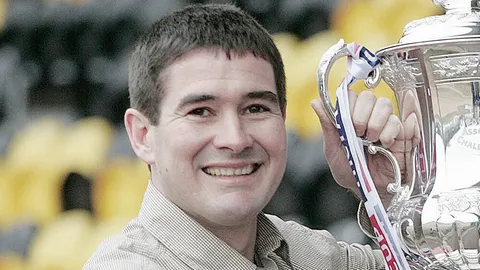 ชิลๆ! กุนซือเบอร์ตัน ลั่น ไม่กลัวหงส์แดง ศึกอีเอฟแอลคัพ