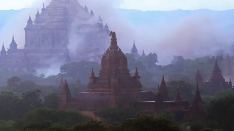 ดินไหวเมียนมาดับแล้ว 3 ศพ เจดีย์เก่าแก่เสียหายเกือบ 100 แห่ง