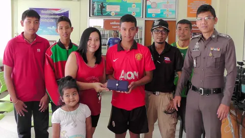 ทำดีต้องชม! 3 นร.จาก ร.ร.สวนศรีวิทยา เจอเงินเกือบหมื่น ส่งตร.หาเจ้าของ