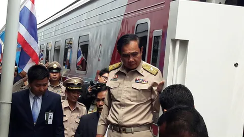 'บิ๊กตู่' เปิดเดินรถไฟรุ่นใหม่เที่ยวปฐมฤกษ์ เส้นทางกทม.-นครปฐม