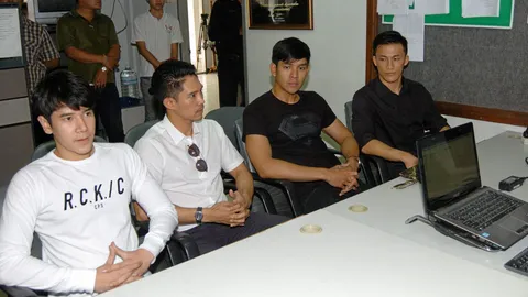 สี่หนุ่มนักแสดง ‘เจ้าเวหา’ ฟ้อง บ.โมเดลลิ่ง เบี้ยวค่าตัวร่วมครึ่งล้าน!