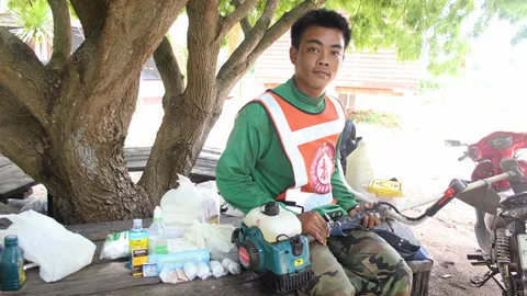 กู้ภัยจิตอาสาตัดหญ้า บริจาคอุปกรณ์แพทย์