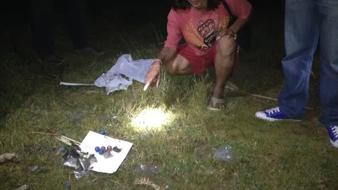 ตูม มือเละ! หนุ่มเล่นพิเรนทร์ แกะระเบิดปิงปองเอาดินประสิวใส่กระป๋อง 