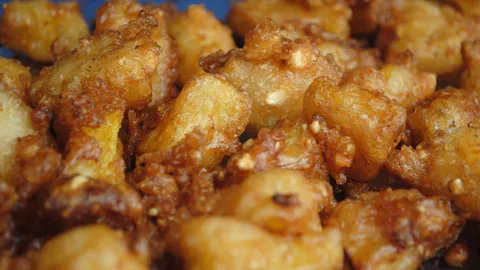 ไอเดียเจ๋ง ผลไม้ตามฤดูกาลชุบแป้งทอด แม่ค้าสุโขทัยขายนาน 7 ปี ลูกค้าตรึม