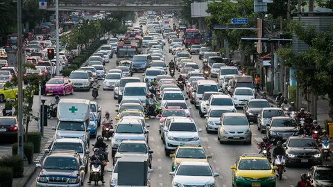 รถติดรุมพ่นไอเสียควันคลุ้ง 29 เท่า