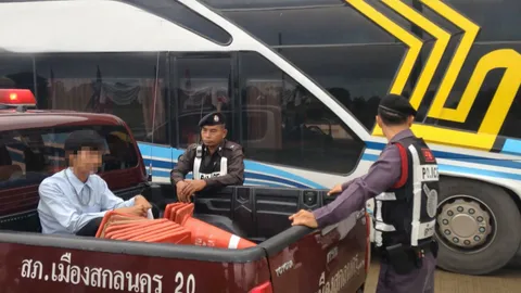 หื่นไม่เลือกที่! รวบเด็กรถทัวร์ โชว์ขัดจรวด ต่อหน้าผู้โดยสารสาว  