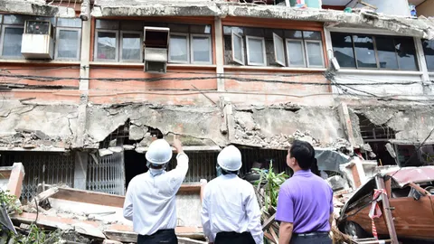 ห้ามเข้า-จ่อรื้อตึกกันสาดถล่ม สร้างใหม่ เยียวยาค่าบ้านครอบครัวละ 3 พัน