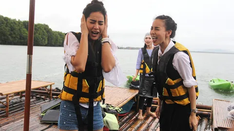 ตบนอกจอ!