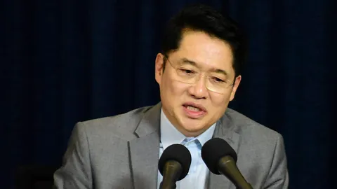 'องอาจ' แนะ สปท.ยึดความพอดี ฝาก กรธ.ป้องวงจรอุบาทว์ 'ธนาธิปไตย'